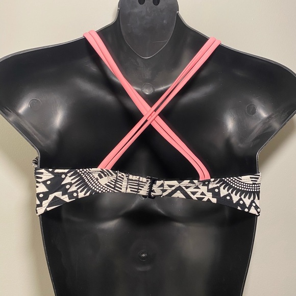 Black, white and pink swim top - Picture 3 of 4